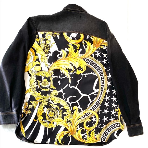 🎉HP🎉Versace Oversized Button Down Denim Shirt - Picture 4 of 10